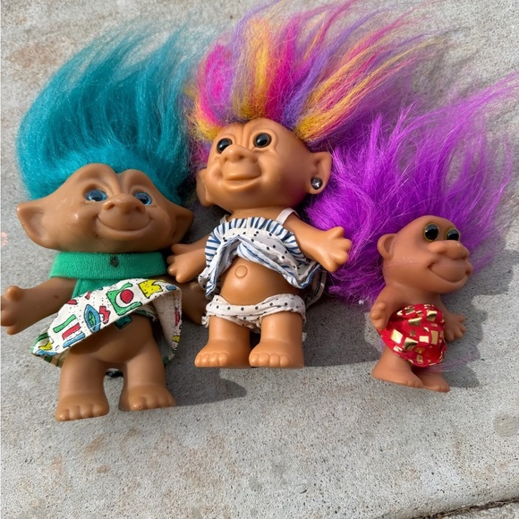 Source Unknown Other - Vintage trolls lot of 3 rainbow stones blue